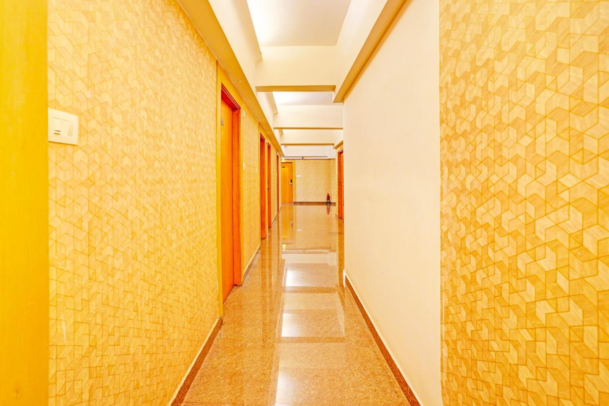 Super Townhouse Oak Electronic City Formerly Hotel Trubell Kammasandra 외부 사진