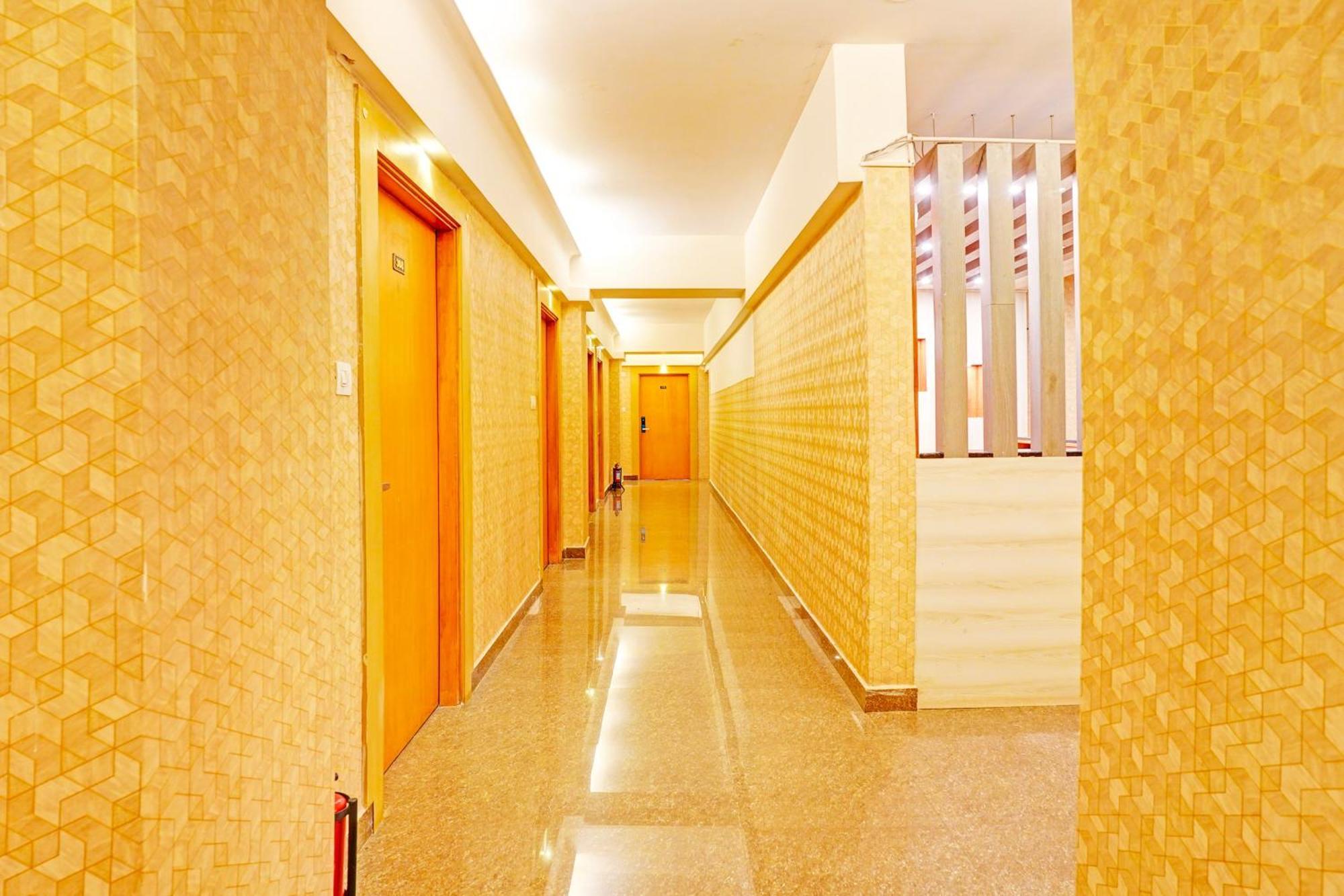 Super Townhouse Oak Electronic City Formerly Hotel Trubell Kammasandra 외부 사진